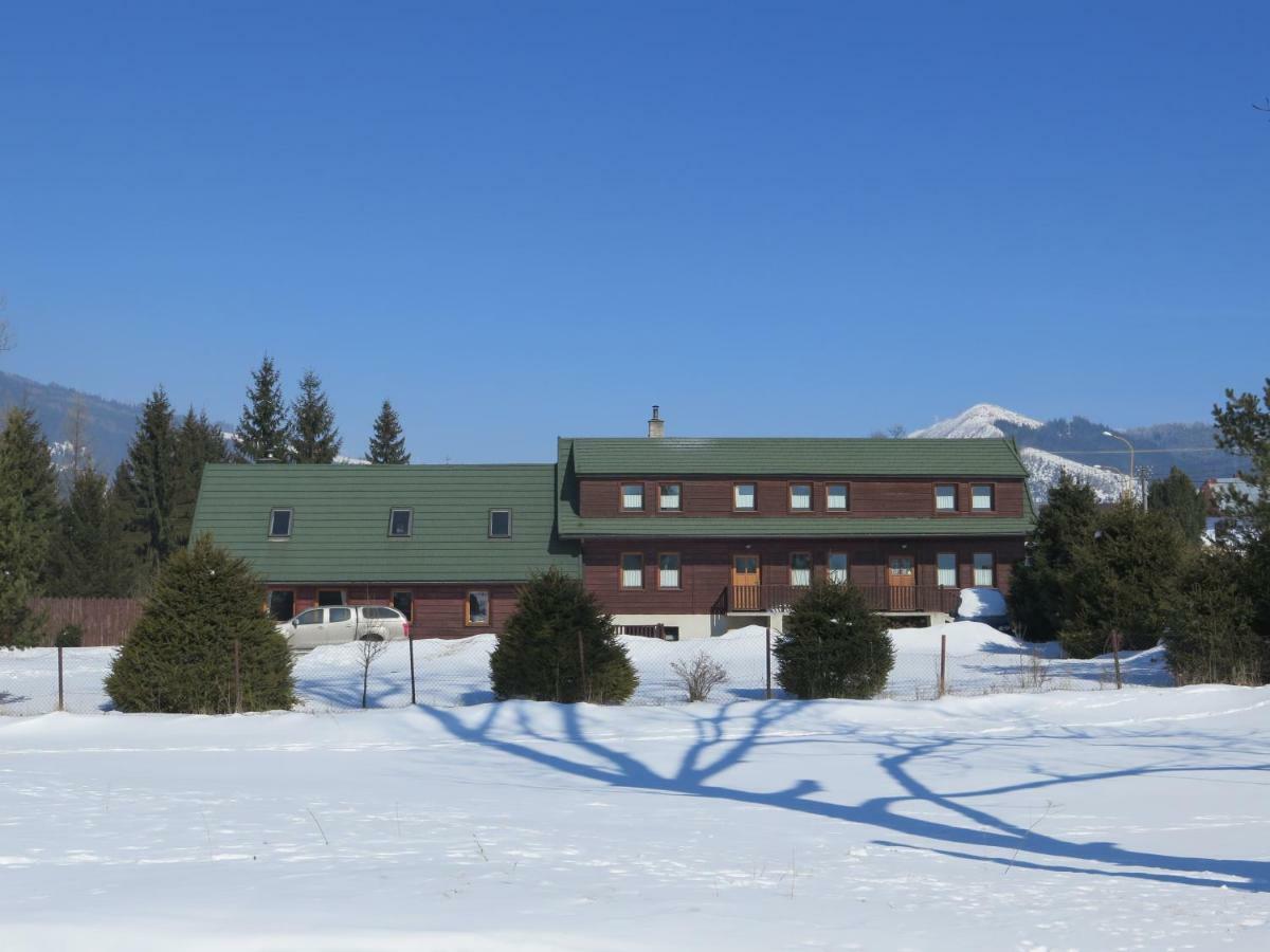 Zubrovica Guest House Telgart Exterior photo