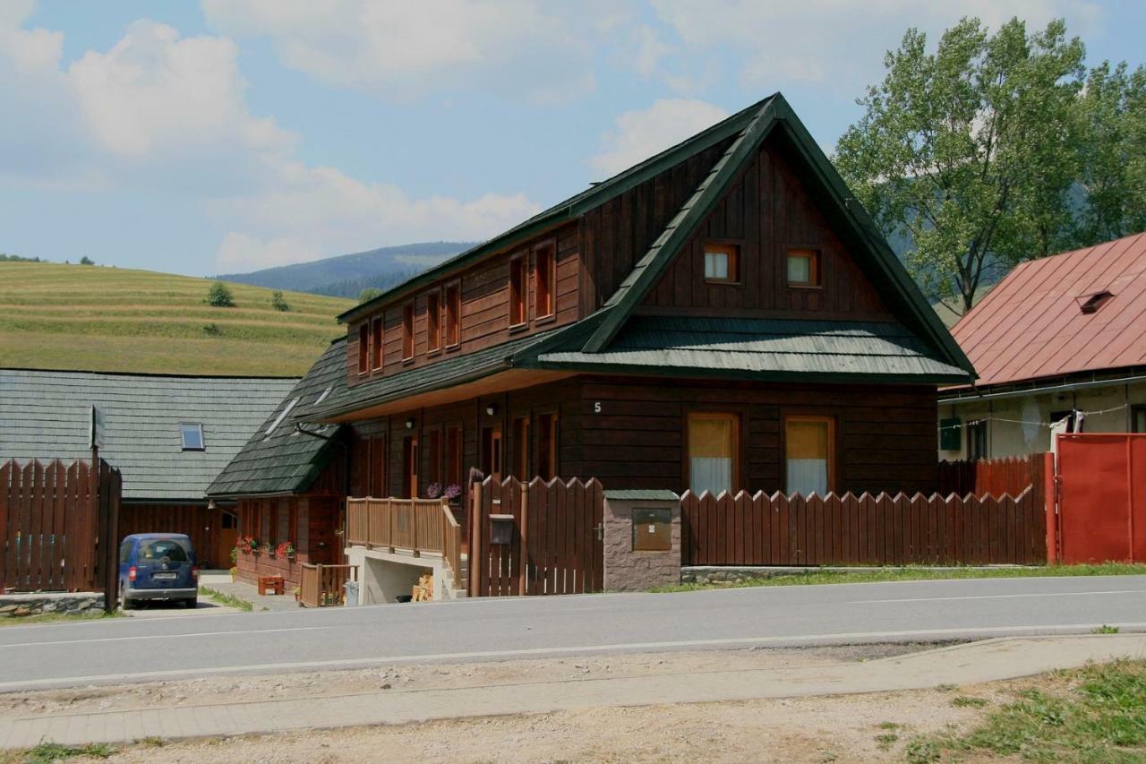 Zubrovica Guest House Telgart Exterior photo